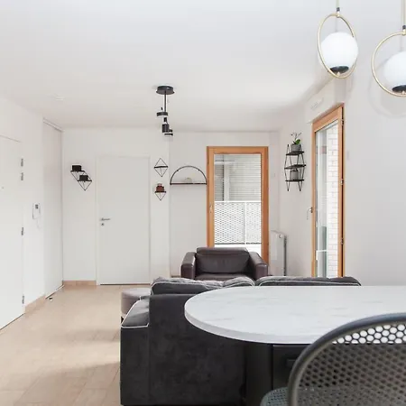 Chic & Elegant-metro 7 Leo-lagrange+parking Apartment *